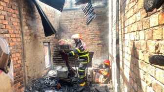 Rumah Dua Lantai di Jambi Timur Ludes Terbakar, Satu Warga Alami Luka Bakar
